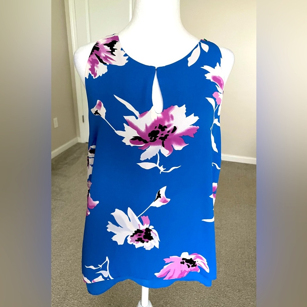 EUC Jasmine And Juliana Sleeveless Blue Floral Top Size Medium